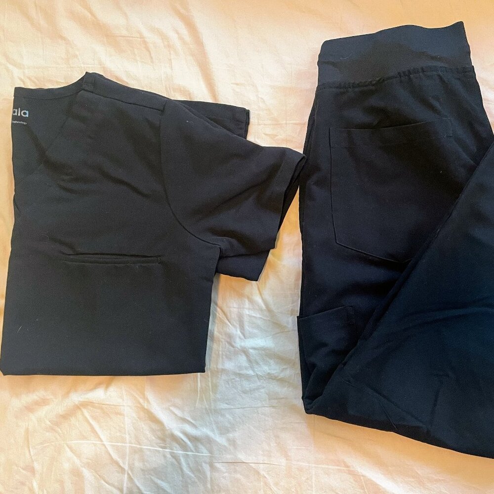 Mandala One-Pocket Scrub Top and Joggers